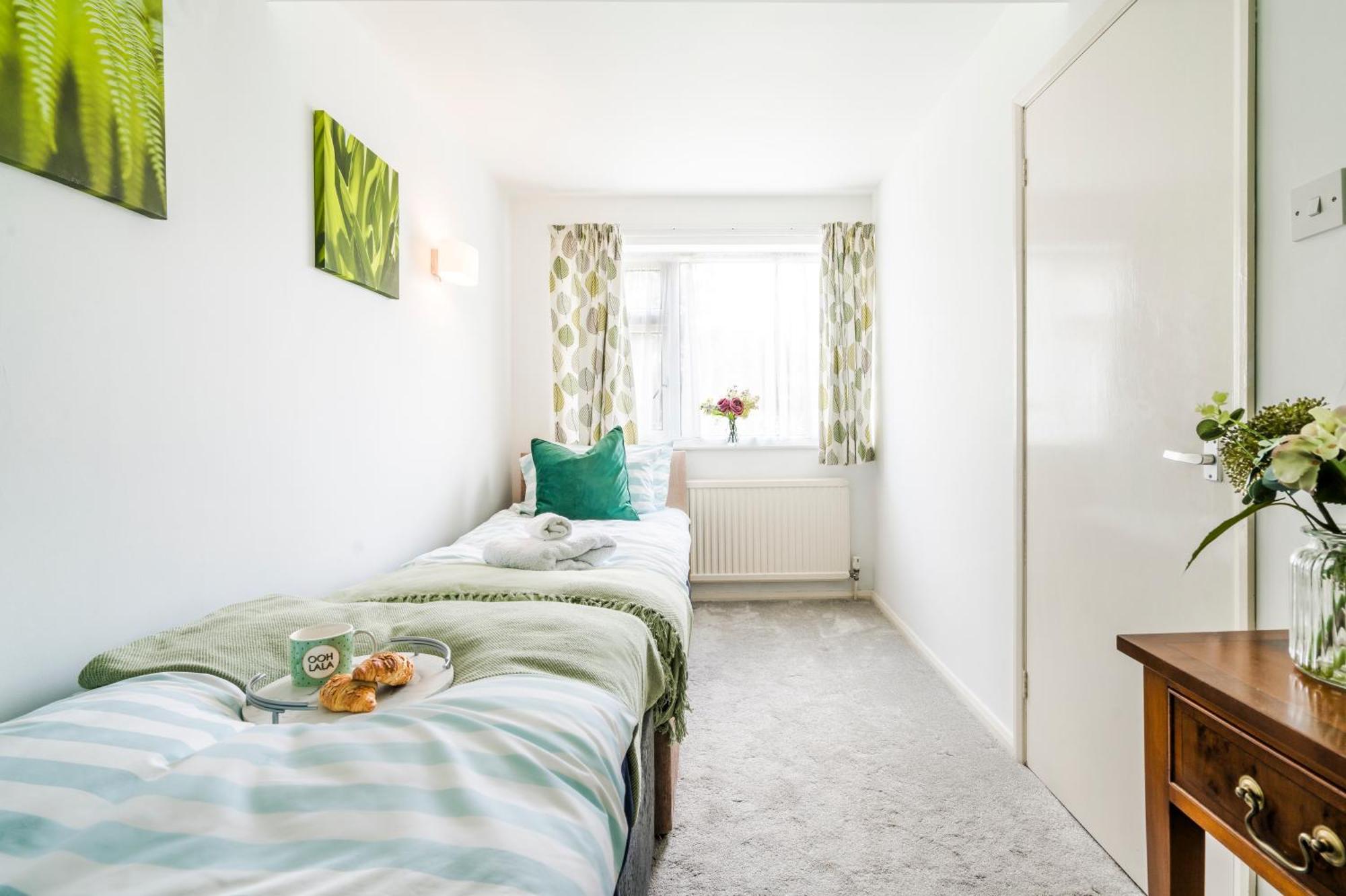 Leicester Oadby 4 Bed Home, 8 Guests, Park 5 Cars Exterior foto